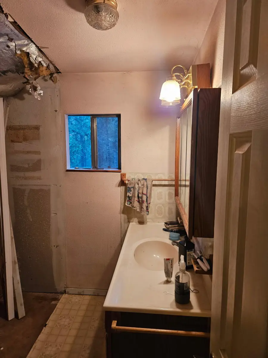 1005 Naue Way, Obrien, OR 97534 - #2