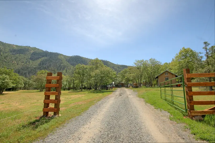8150 Upper Applegate Road, Jacksonville, OR 97530 - #2