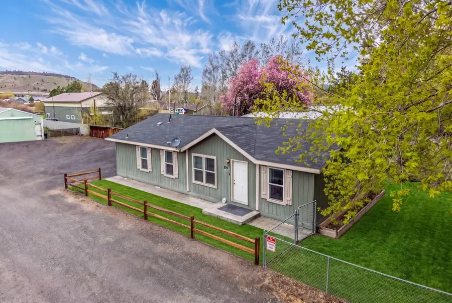 715 S Main Street, Prineville, OR 97754 - #3