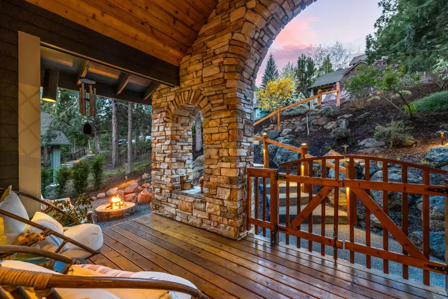 3042 NW Colonial Drive, Bend, OR 97703 - #2