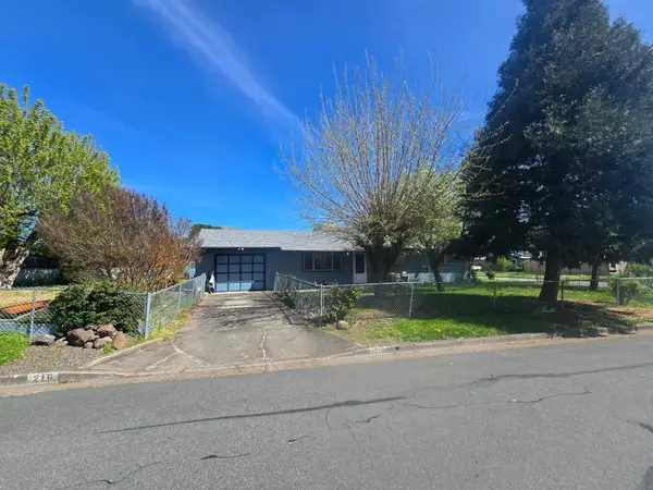 216 N Deanjou Avenue, Eagle Point, OR 97524