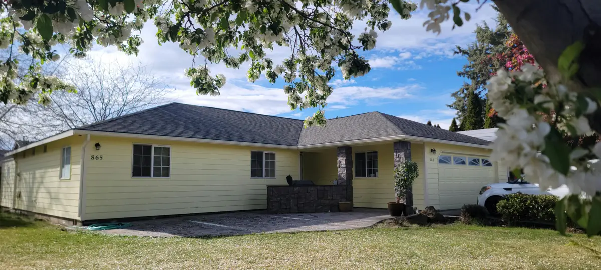 865 SW 24th Court, Redmond, OR 97756 - #1