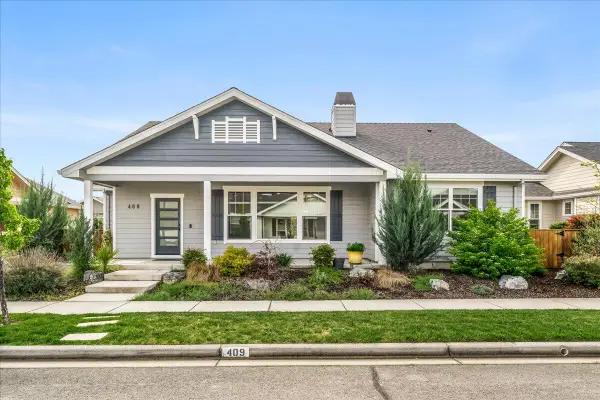 409 Castle Rock Drive, Central Point, OR 97502