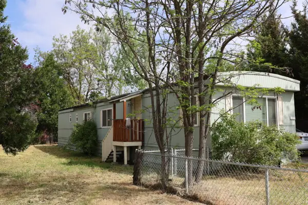 2695 Avenue A, White City, OR 97503