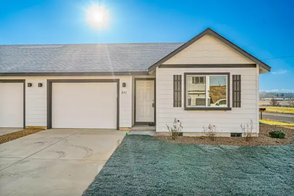 895 SE Starview Avenue Se, Madras, OR 97741