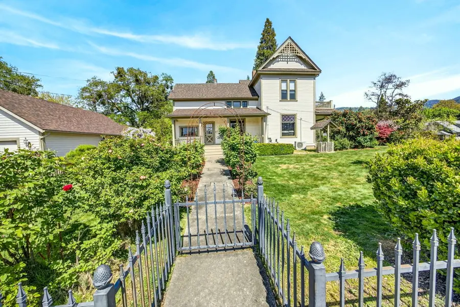 1002 NW Washington Boulevard, Grants Pass, OR 97526 - #3