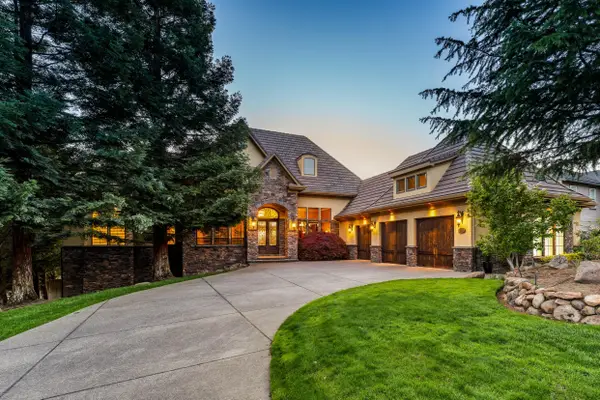 5637 Saddle Ridge Drive, Medford, OR 97504