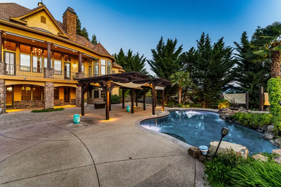 5637 Saddle Ridge Drive, Medford, OR 97504 - #2