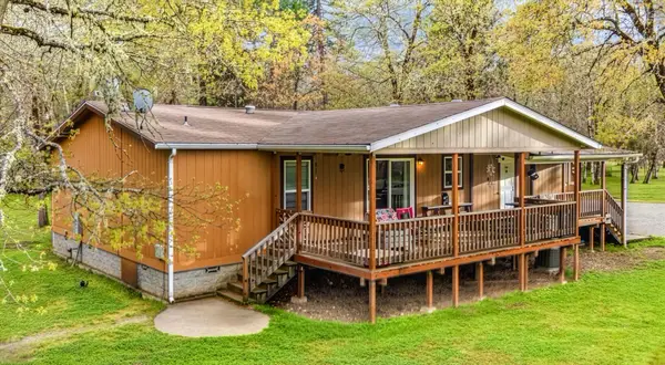 360 Lamont Way, Cave Junction, OR 97523