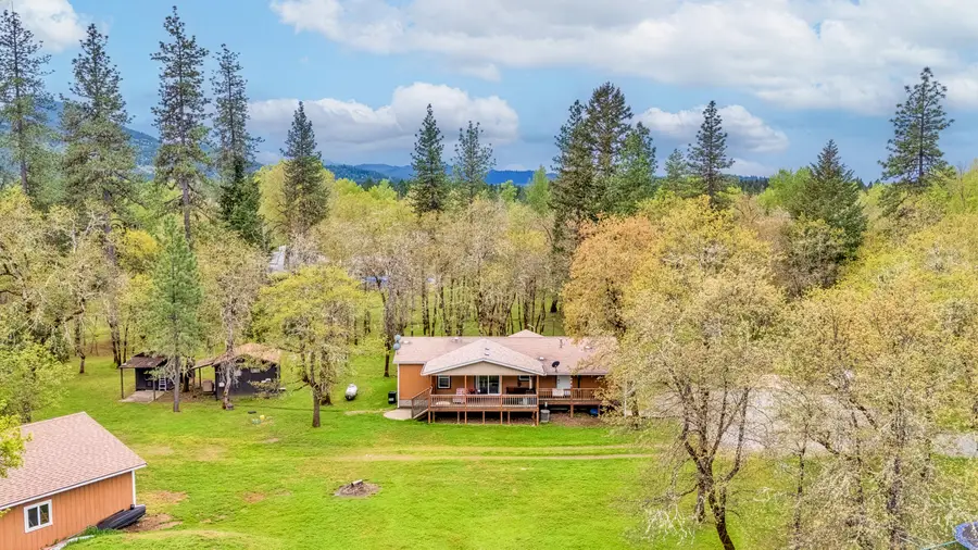 360 Lamont Way, Cave Junction, OR 97523 - #2