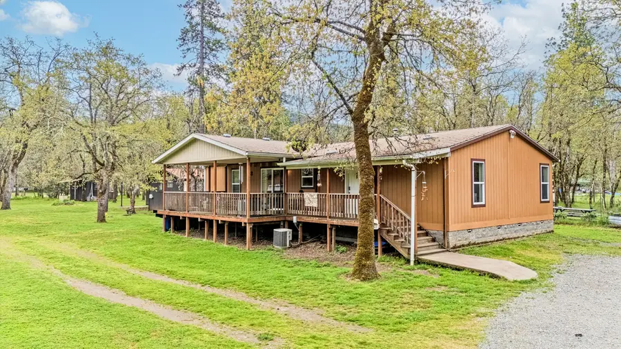 360 Lamont Way, Cave Junction, OR 97523 - #3