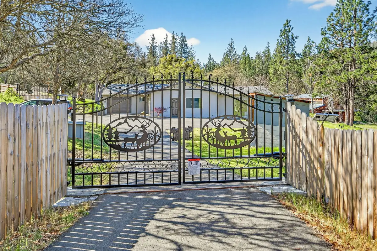 5700 Highway 238, Jacksonville, OR 97530 - #1