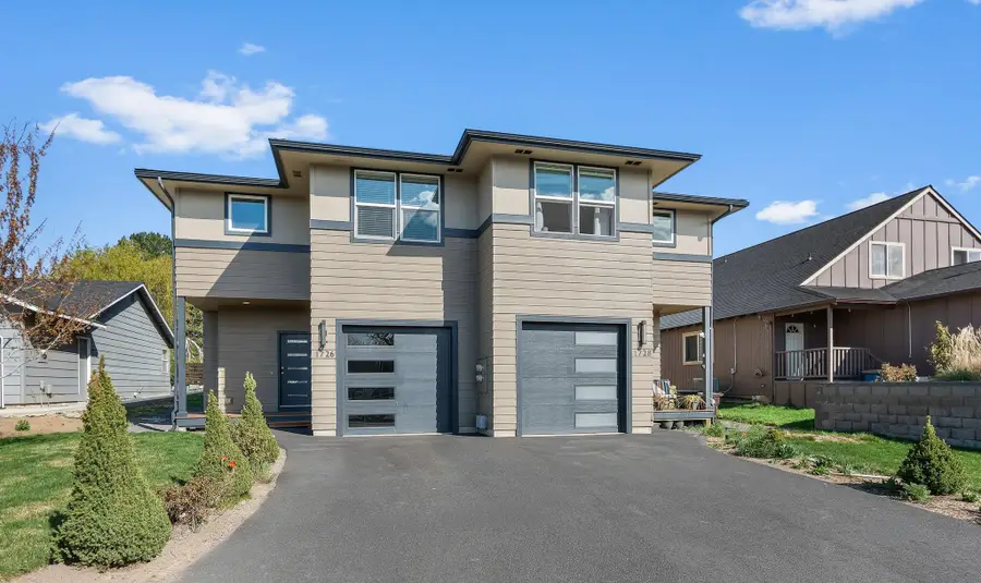 1726 SW 27th Street, Redmond, OR 97756 - #2