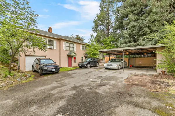 868 NE A Street, Grants Pass, OR 97526