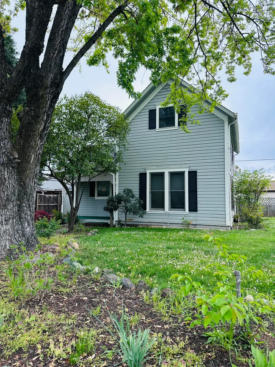 731 W 2nd Street, Medford, OR 97501 - #3