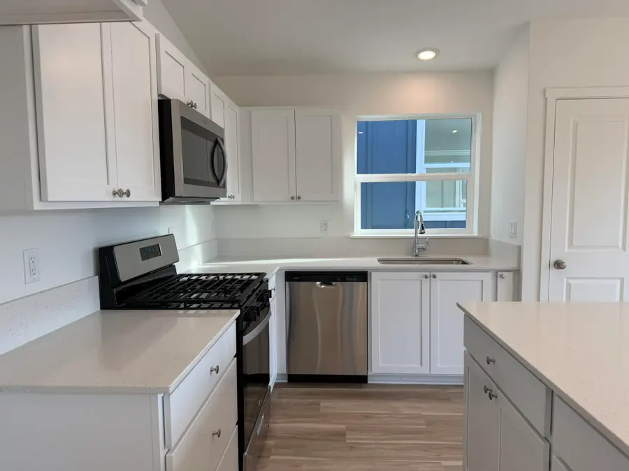 213 SE Peppermint Loop #2, Culver, OR 97734 - #3