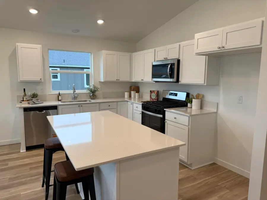 237 SE Peppermint Loop #4, Culver, OR 97734 - #3