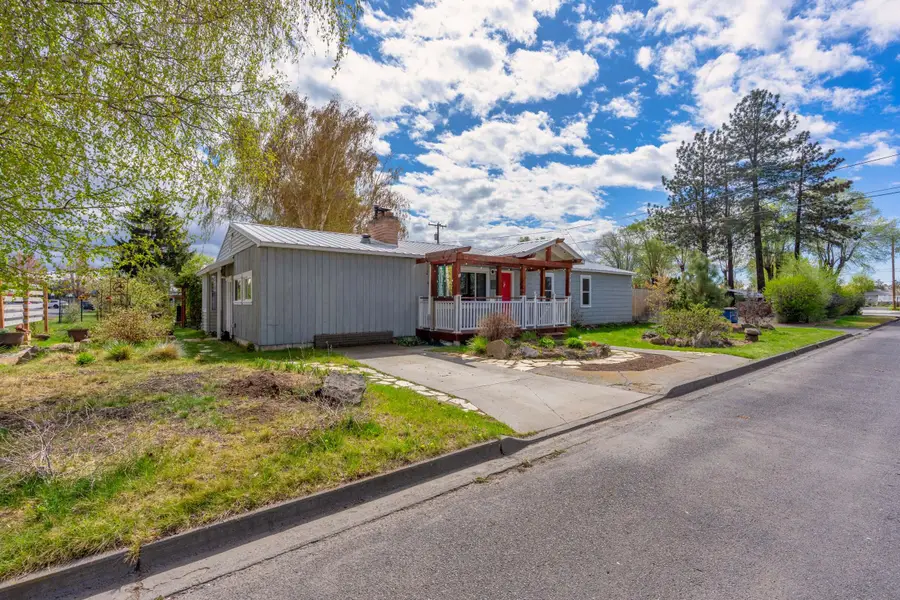 1410 SW Juniper Avenue, Redmond, OR 97756 - #2