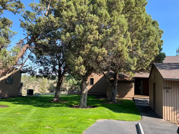 2200 Snowgoose Drive #RV1D, Redmond, OR 97756