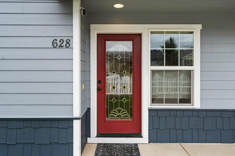 628 Barton Road, Eagle Point, OR 97524 - #3