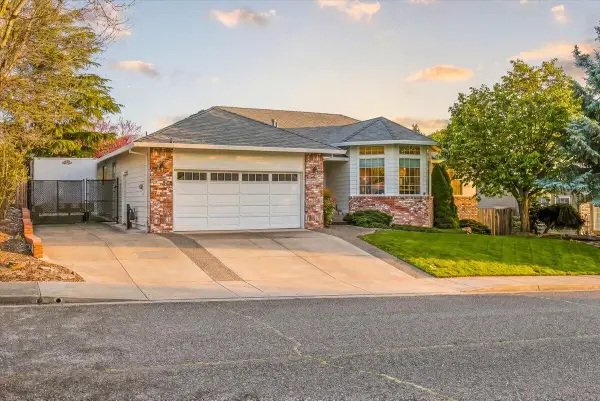 1518 Cypress Point Drive, Medford, OR 97504