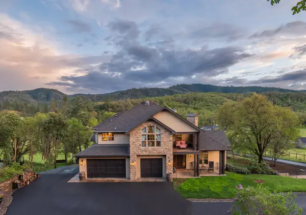 6200 Old Stage Road, Central Point, OR 97502