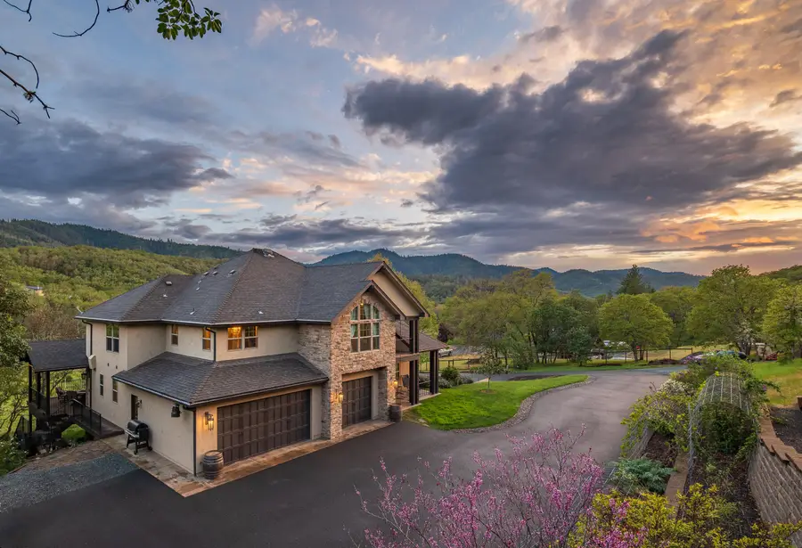 6200 Old Stage Road, Central Point, OR 97502 - #2