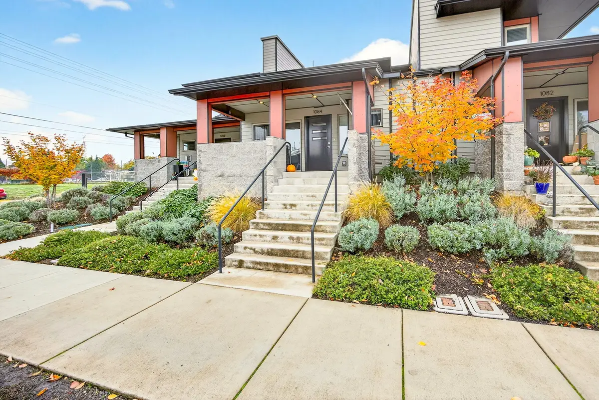 1084 E Main Street, Ashland, OR 97520 - #1