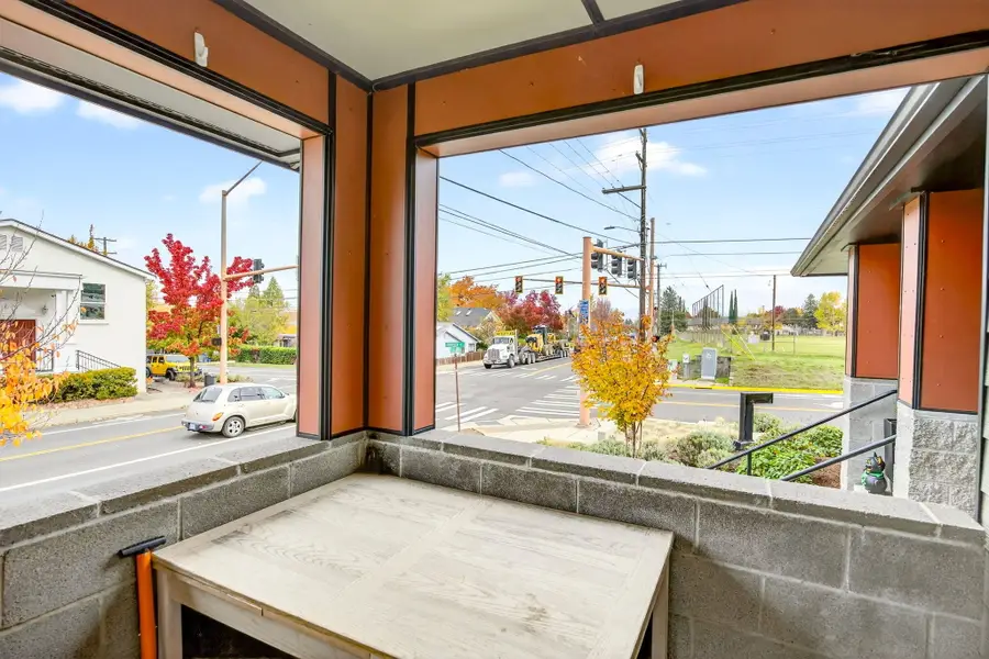 1084 E Main Street, Ashland, OR 97520 - #2