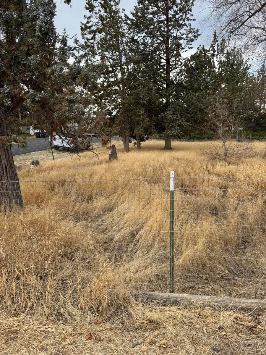 3775 NW Poplar Avenue, Redmond, OR 97756 - #2