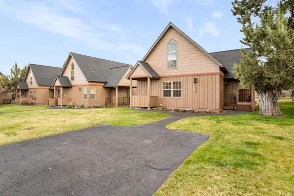 8588 Red Wing Lane, Redmond, OR 97756