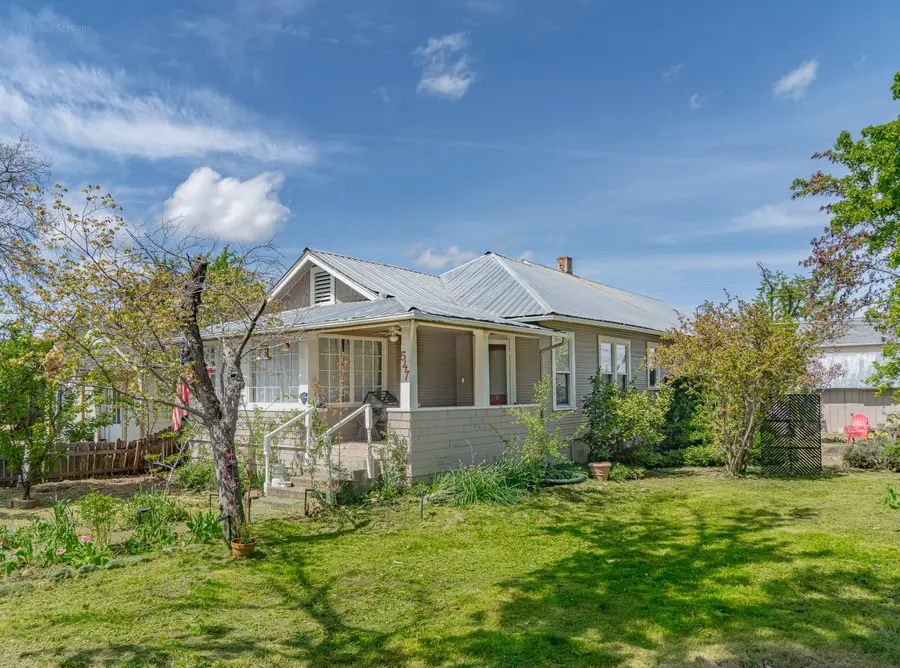 547 Laurel Street, Central Point, OR 97502 - #2