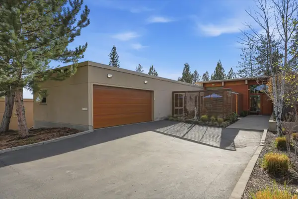 2207 NW Reserve Camp Court, Bend, OR 97703