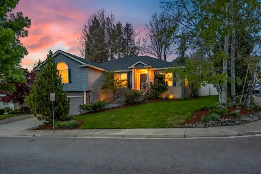 4781 Torrey Pines Drive, Medford, OR 97504 - #2