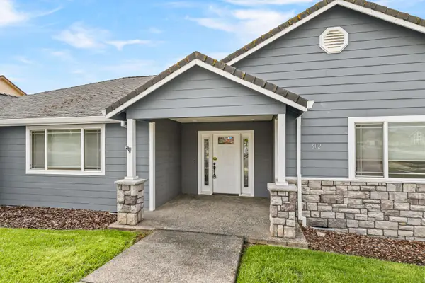 602 Barton Road, Eagle Point, OR 97524