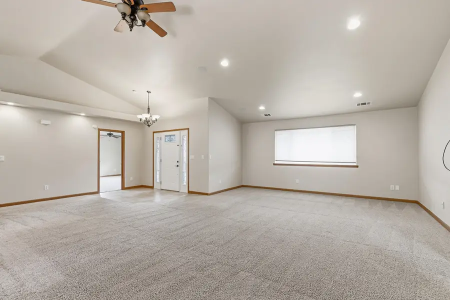 602 Barton Road, Eagle Point, OR 97524 - #3