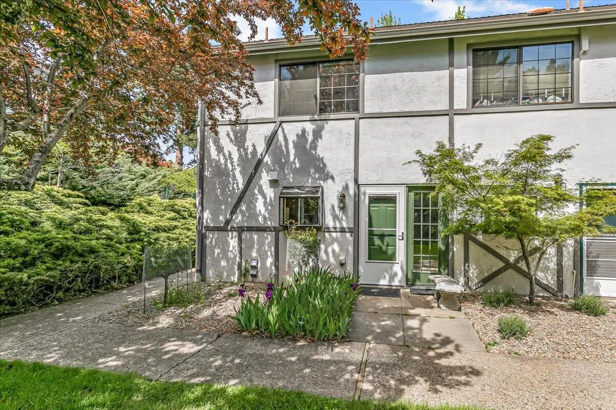 495 Chestnut Street #16, Ashland, OR 97520 - #1