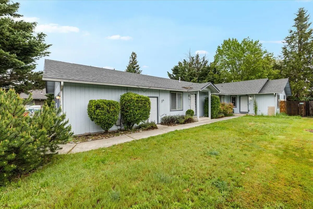 1365 SW Sun Glo Drive, Grants Pass, OR 97527 - #1