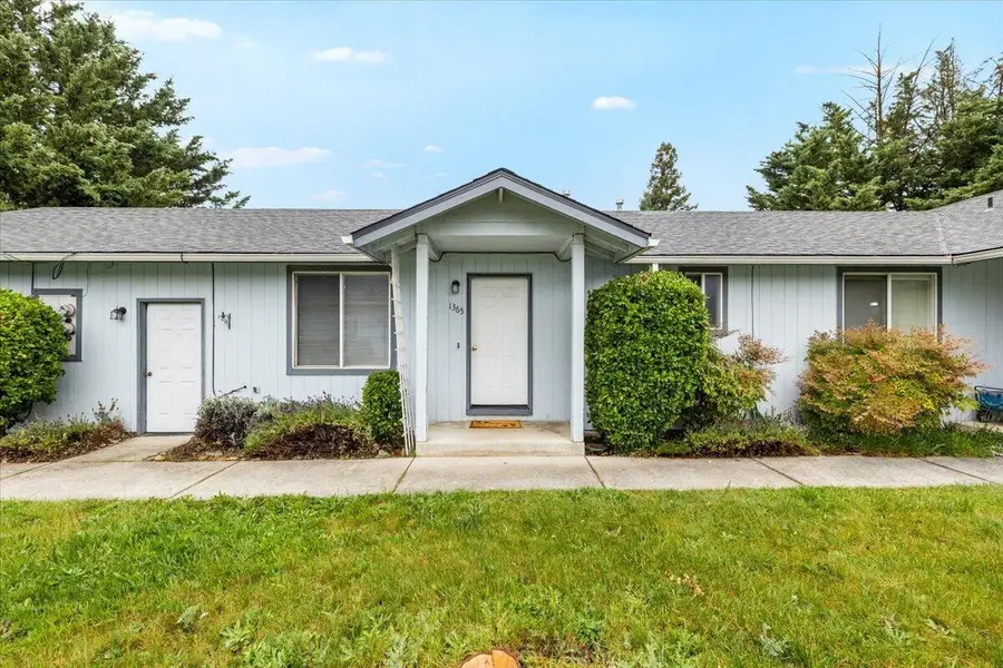 1365 SW Sun Glo Drive, Grants Pass, OR 97527 - #2