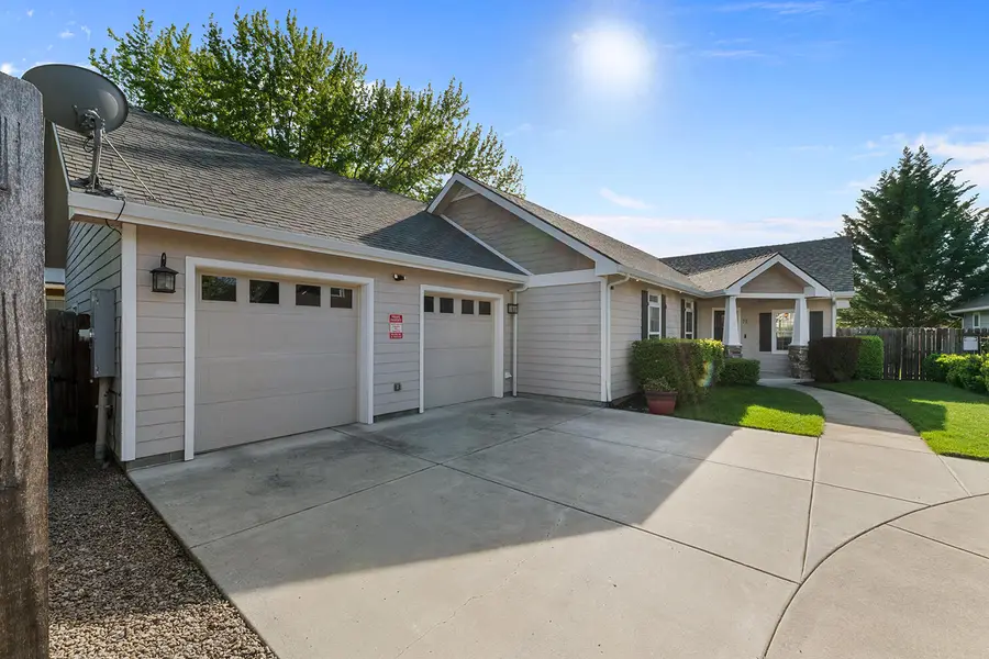 72 Pineridge Lane, Eagle Point, OR 97524 - #3