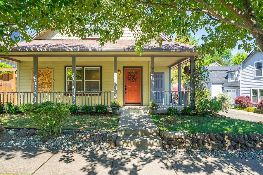 923 Bellview Avenue #1, Ashland, OR 97520 - #3