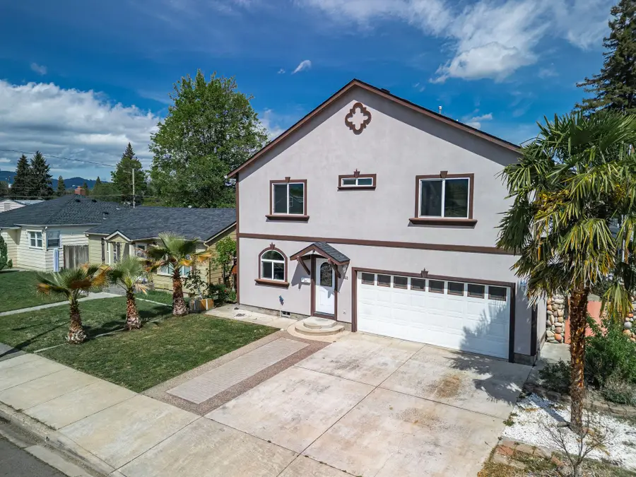 842 W 14th Street, Medford, OR 97501 - #2