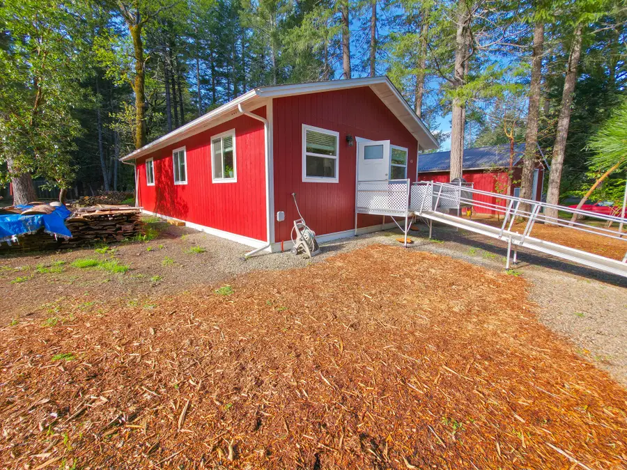 451 Stage Stop Drive, Cave Junction, OR 97523 - #2