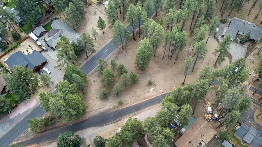 157 W Black Crater Avenue, Sisters, OR 97759 - #3