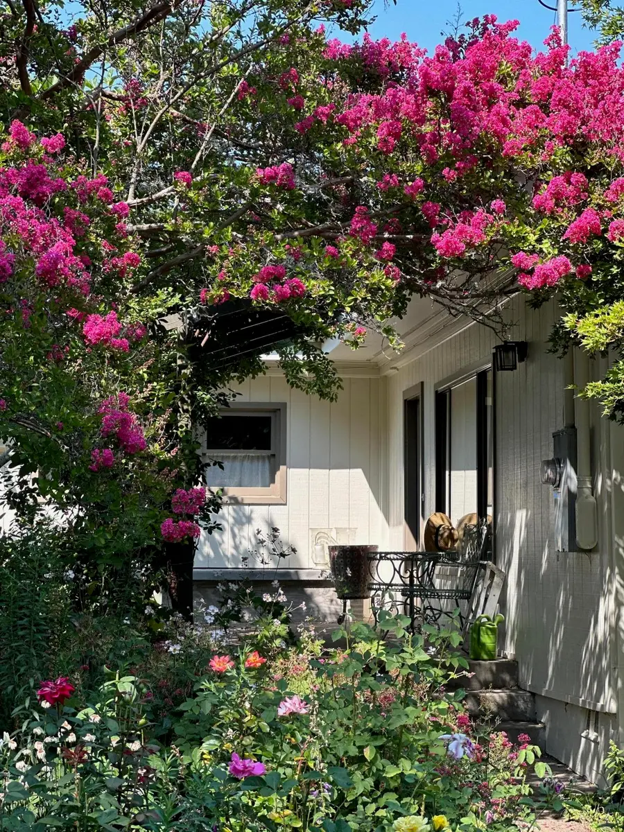 945 Hillview Drive, Ashland, OR 97520 - #2