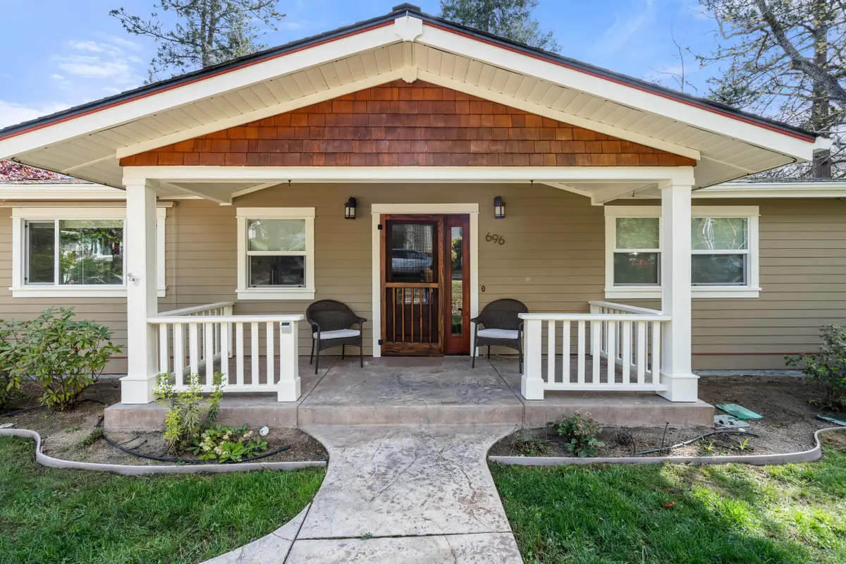 696 Liberty Street, Ashland, OR 97520 - #1