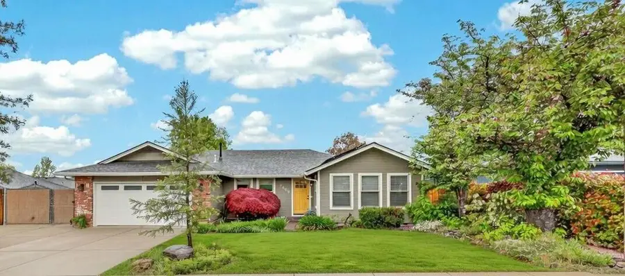 2669 Lawnview Drive, Medford, OR 97504 - #2