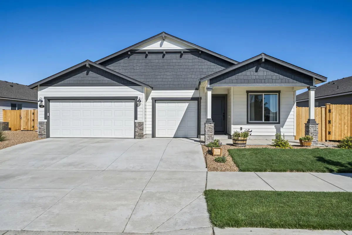 320 NW Par Avenue, Madras, OR 97741 - #1