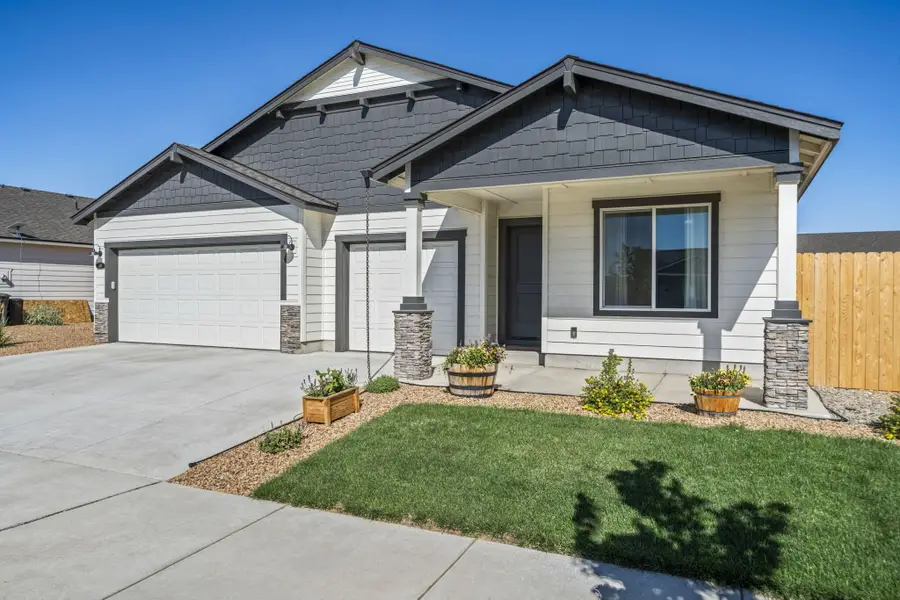 320 NW Par Avenue, Madras, OR 97741 - #3