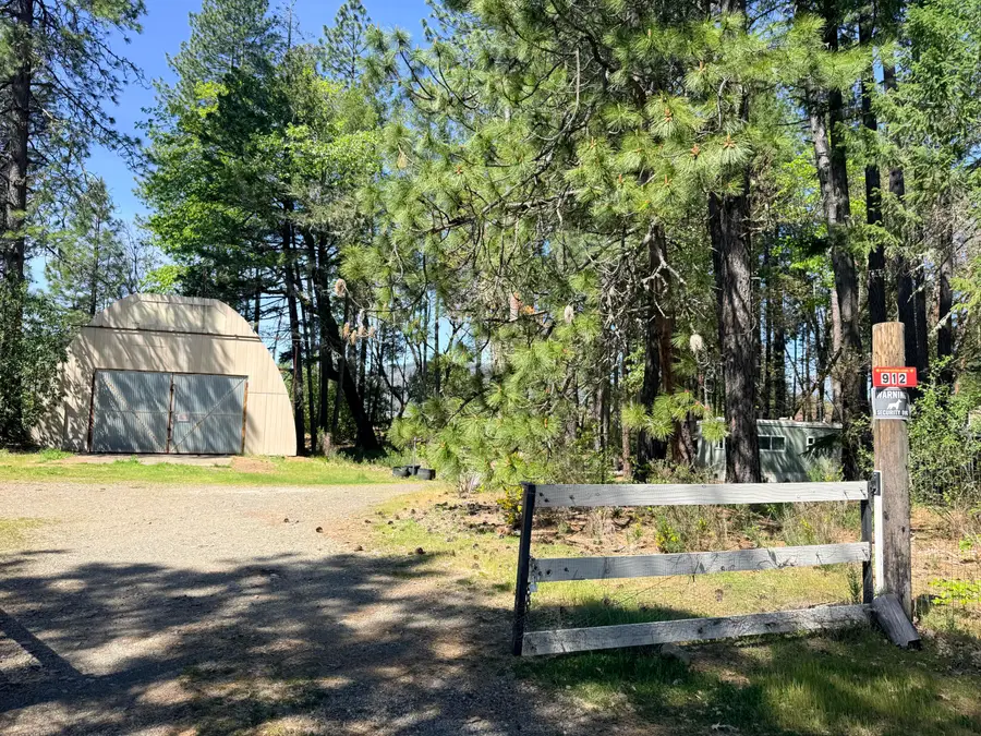 912 N Old Stage Road, Cave Junction, OR 97523 - #2